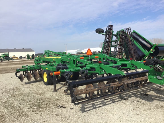 2015 John Deere 2730 Disk Ripper