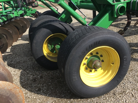 2015 John Deere 2730 Disk Ripper
