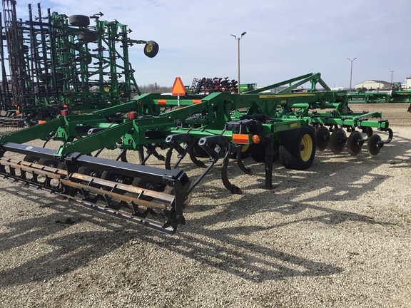 2015 John Deere 2730 Disk Ripper