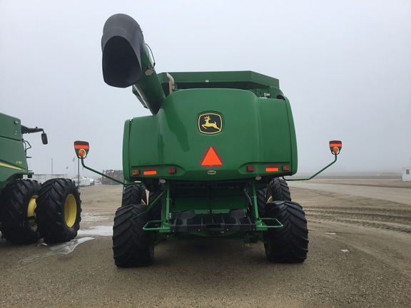 2006 John Deere 9760 STS Combine