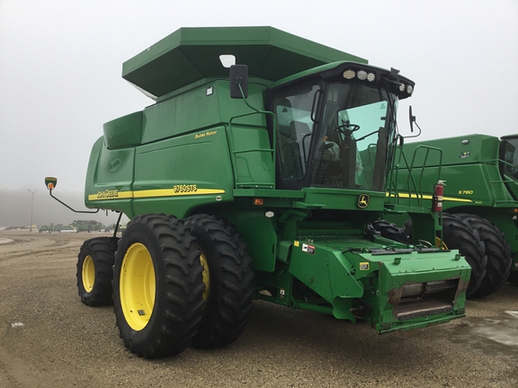 2006 John Deere 9760 STS Combine