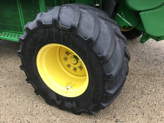 2006 John Deere 9760 STS Combine