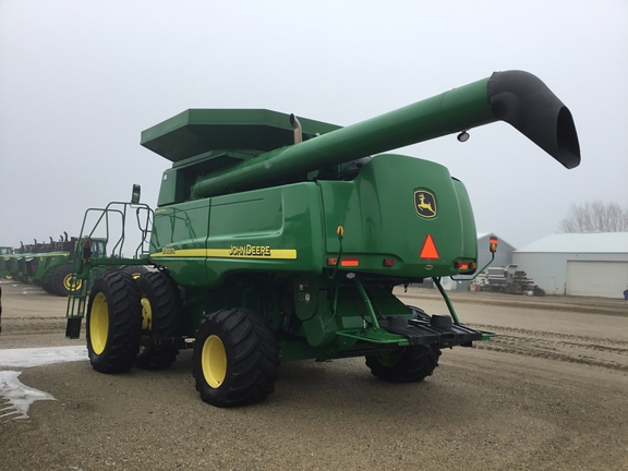 2006 John Deere 9760 STS Combine