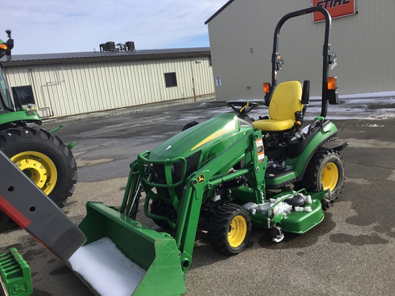 2016 John Deere 1025R Tractor Compact