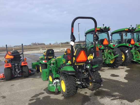 2016 John Deere 1025R Tractor Compact