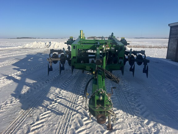 2013 John Deere 2700 Disk Ripper