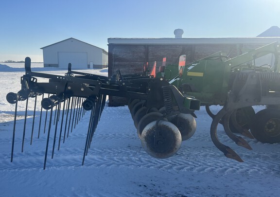 2013 John Deere 2700 Disk Ripper