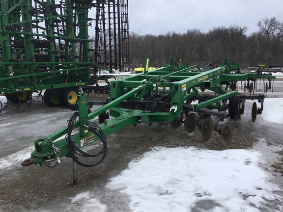 2013 John Deere 2700 Disk Ripper