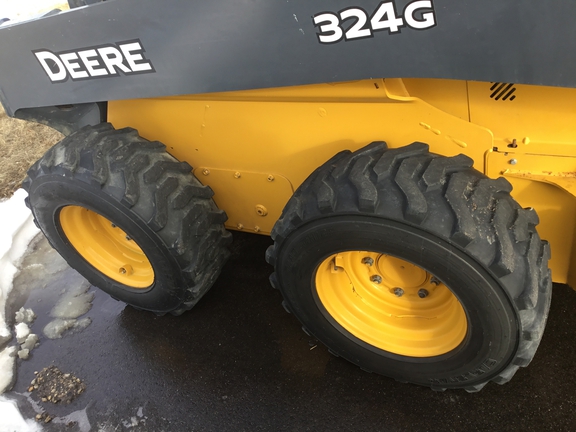 2022 John Deere 324G Skid Steer Loader