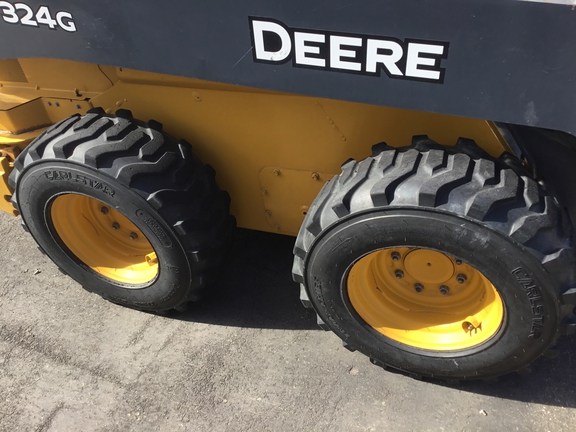 2022 John Deere 324G Skid Steer Loader