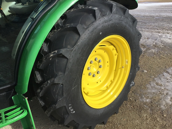 2024 John Deere 5075E Tractor