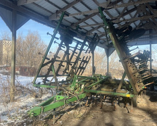 John Deere 980 Field Cultivator