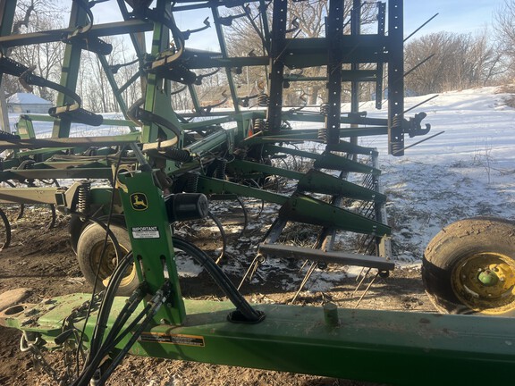 John Deere 980 Field Cultivator