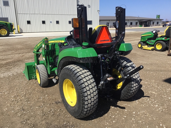 2020 John Deere 2032R Tractor Compact