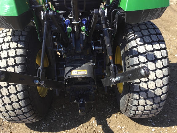 2020 John Deere 2032R Tractor Compact