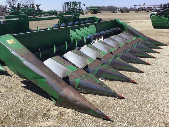 John Deere 843 Header Corn Head