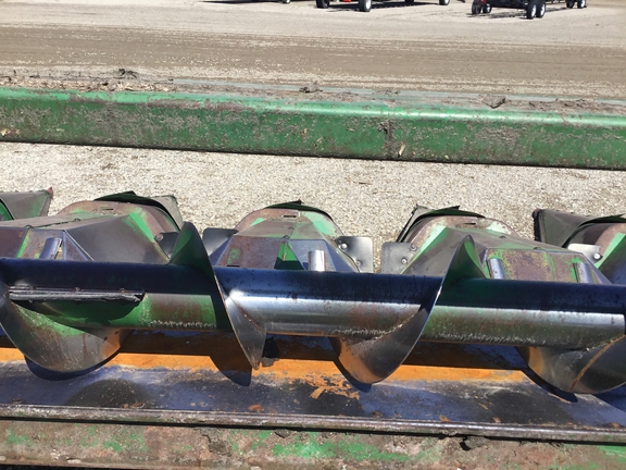 John Deere 843 Header Corn Head