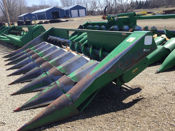 John Deere 843 Header Corn Head