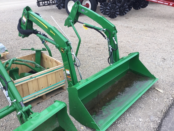 2023 John Deere 220R Loader