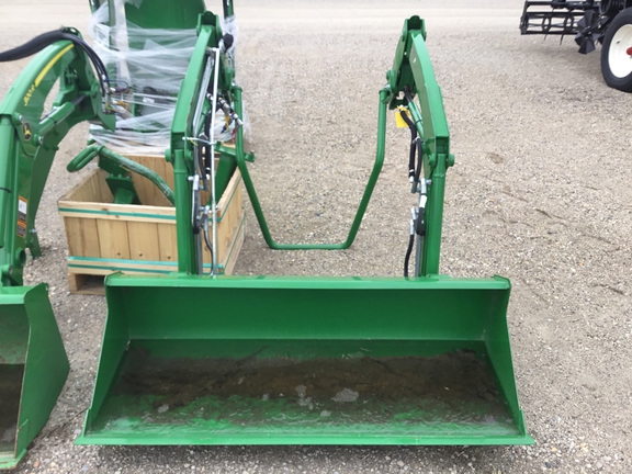 2023 John Deere 220R Loader