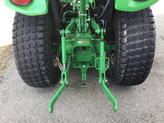 2021 John Deere 3046R Tractor Compact