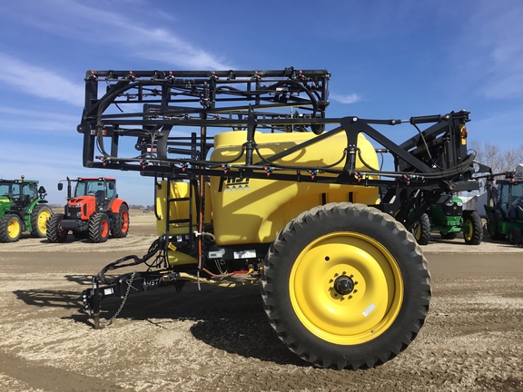 2022 Fast Distributing 9613 Sprayer