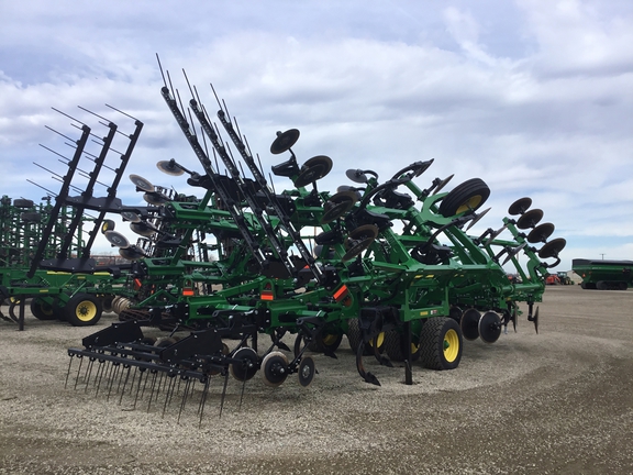 2025 John Deere 2730 Disk Ripper