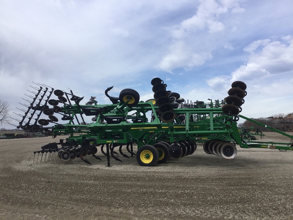 2025 John Deere 2730 Disk Ripper