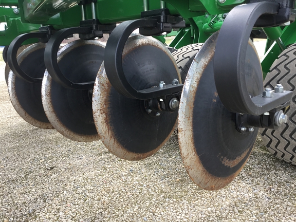 2025 John Deere 2730 Disk Ripper