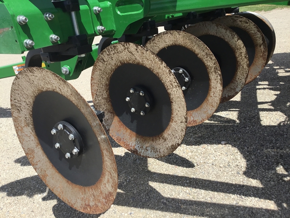 2025 John Deere 2730 Disk Ripper