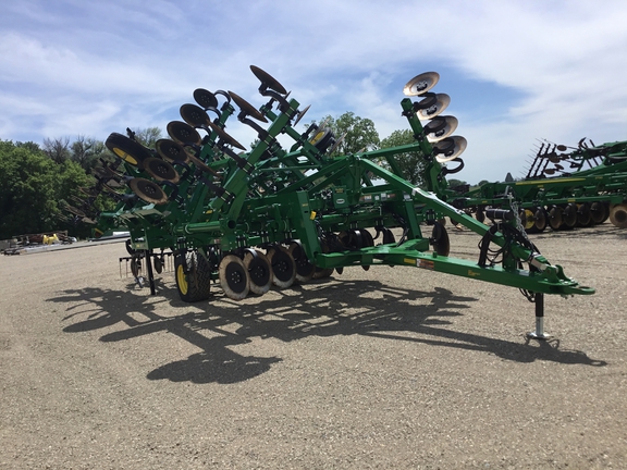 2025 John Deere 2730 Disk Ripper