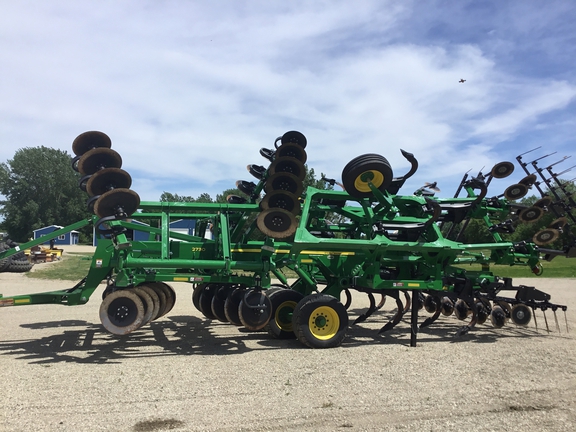 2025 John Deere 2730 Disk Ripper