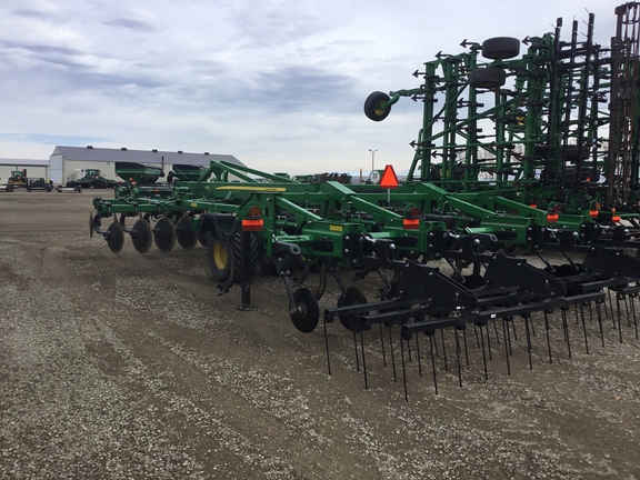 2023 John Deere 2730 Disk Ripper