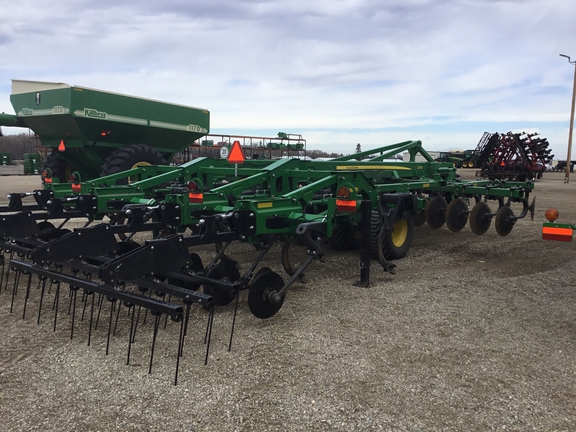 2023 John Deere 2730 Disk Ripper
