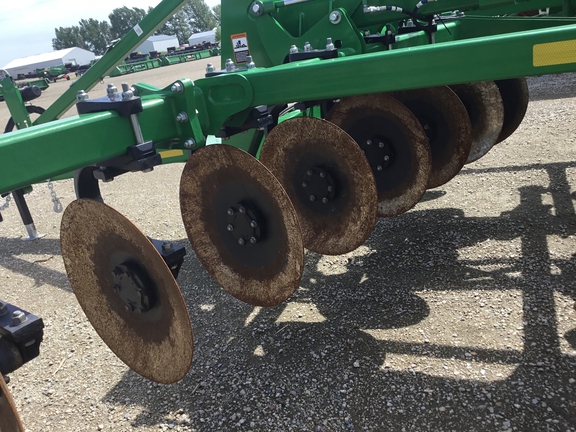 2023 John Deere 2730 Disk Ripper