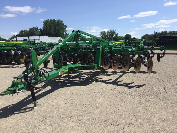 2023 John Deere 2730 Disk Ripper