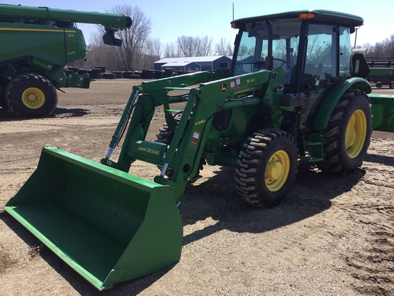 2013 John Deere 5075E Tractor