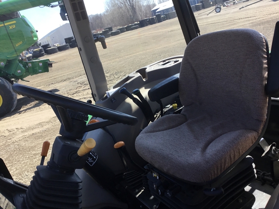 2013 John Deere 5075E Tractor