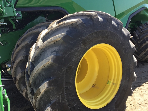 2024 John Deere X9 1000 Combine