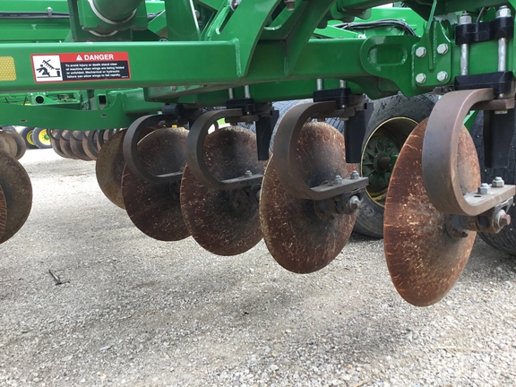 2018 John Deere 2730 Disk Ripper