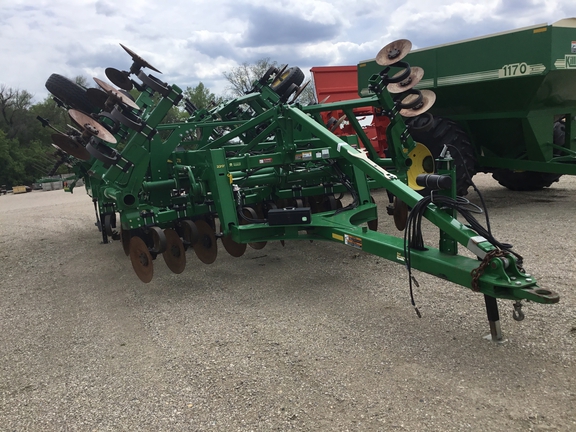 2018 John Deere 2730 Disk Ripper