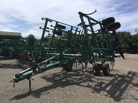 2007 John Deere 2210 Field Cultivator