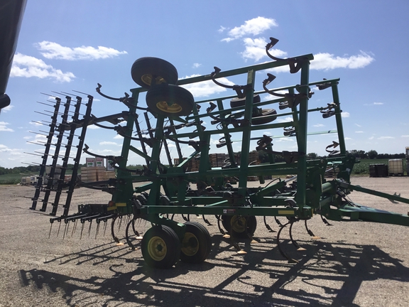 2007 John Deere 2210 Field Cultivator
