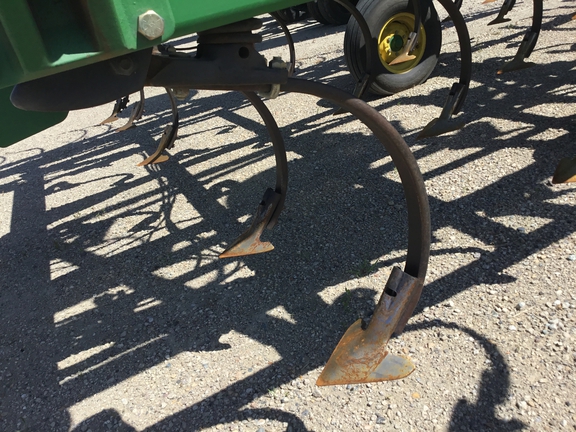 2007 John Deere 2210 Field Cultivator
