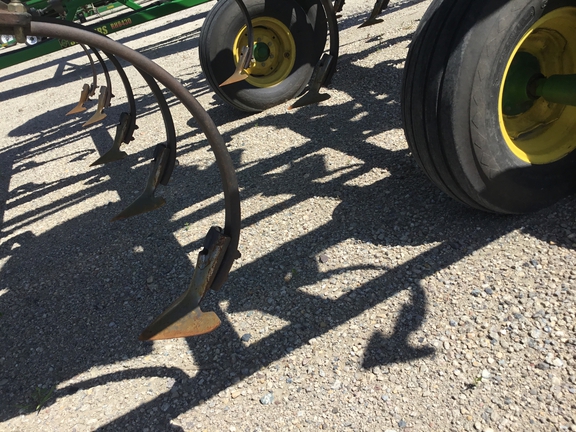 2007 John Deere 2210 Field Cultivator