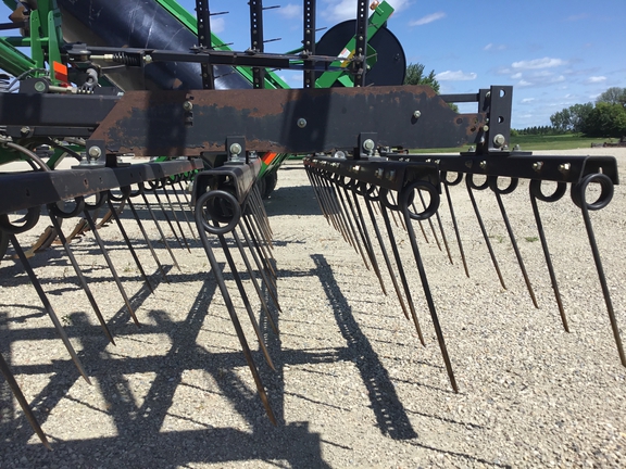 2007 John Deere 2210 Field Cultivator