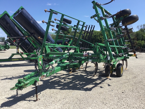 2007 John Deere 2210 Field Cultivator