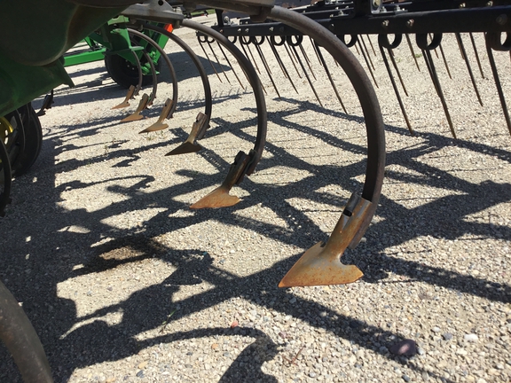 2007 John Deere 2210 Field Cultivator