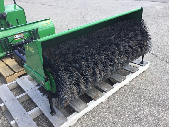 2015 John Deere 1585 Mower/Front Deck