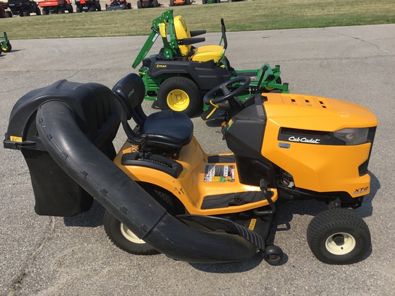 2015 Cub Cadet XT2 Garden Tractor